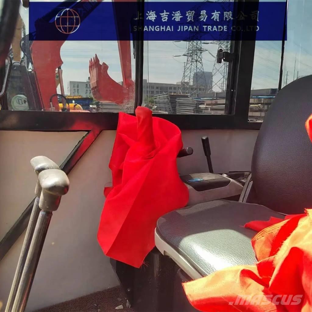 Komatsu PC 40 Vikšriniai ekskavatoriai