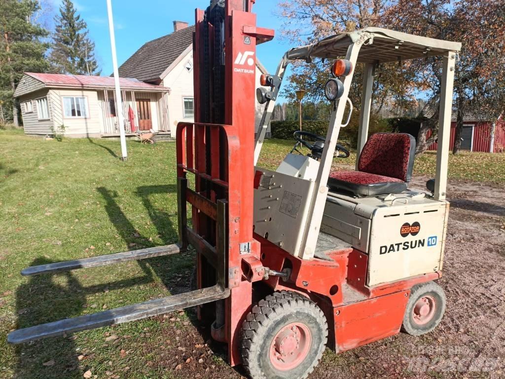 Datsun 10 Elektriniai šakiniai krautuvai