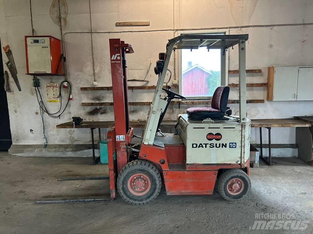 Datsun 10 Elektriniai šakiniai krautuvai