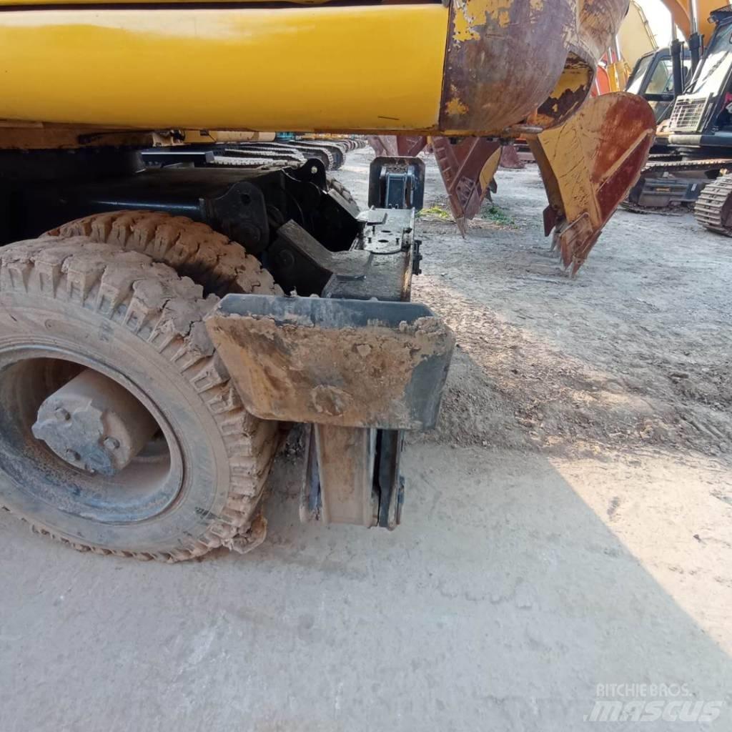 Komatsu PC150W-6 Ratiniai ekskavatoriai