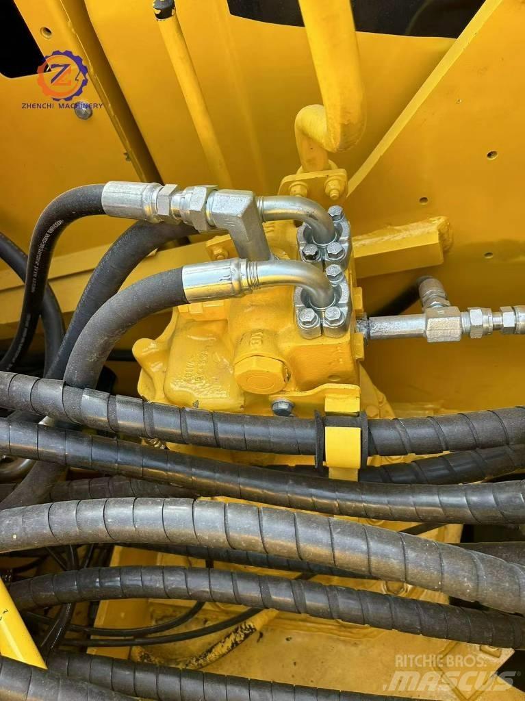 Komatsu PC 220-8/ Vikšriniai ekskavatoriai