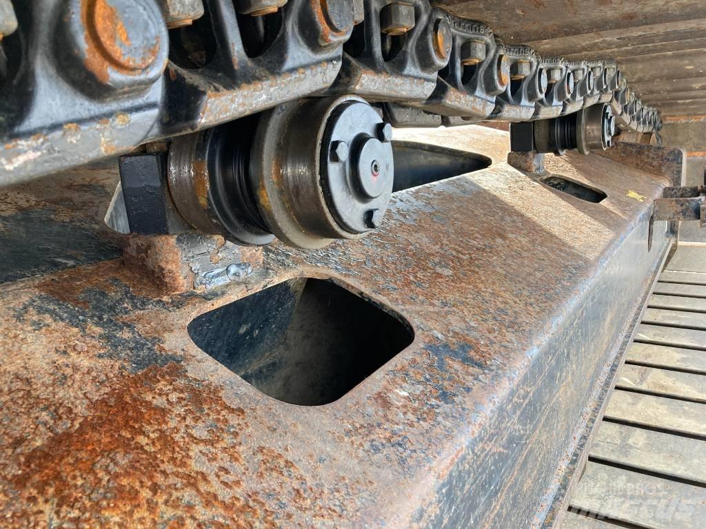 Hitachi ZX225USLC-5B Vikšriniai ekskavatoriai