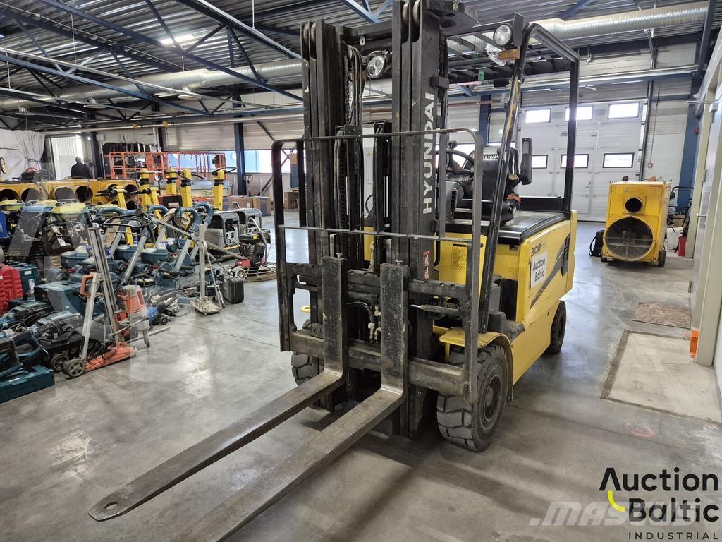 Hyundai 30B-9 Elektriniai šakiniai krautuvai