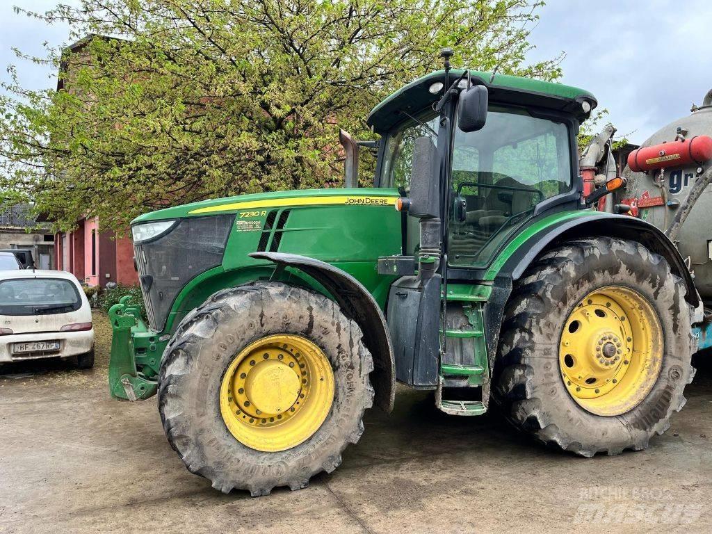 John Deere 7230 R Traktoriai
