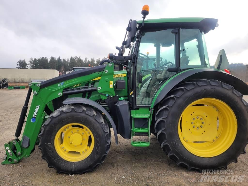 John Deere 5100R Traktoriai