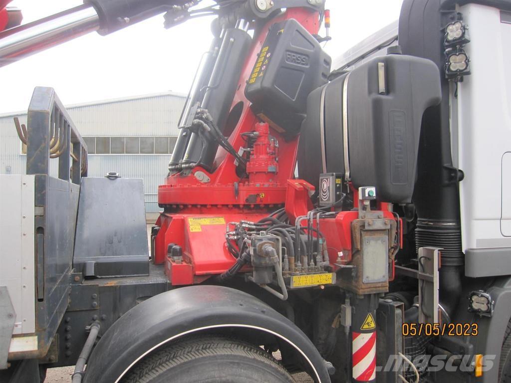 Sisu Polar Automobiliniai kranai