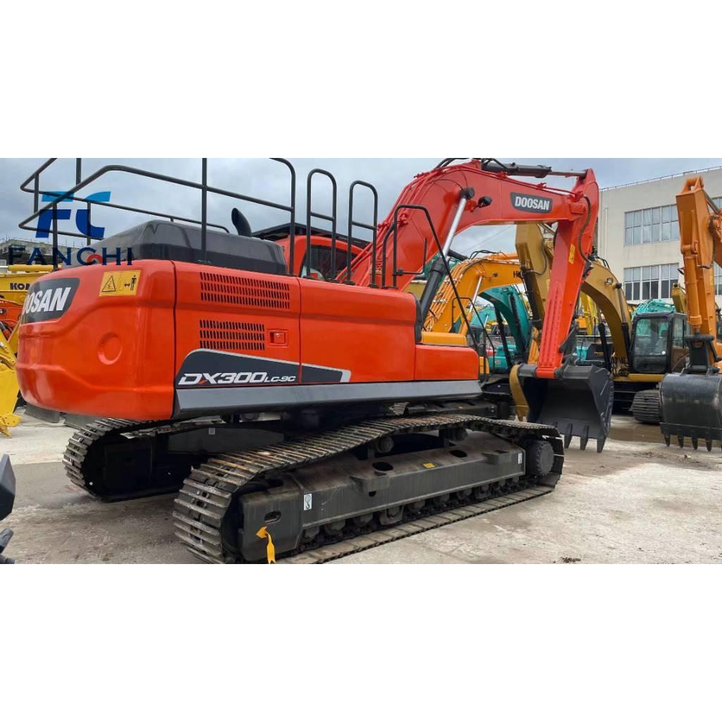 Doosan DX300 Vikšriniai ekskavatoriai