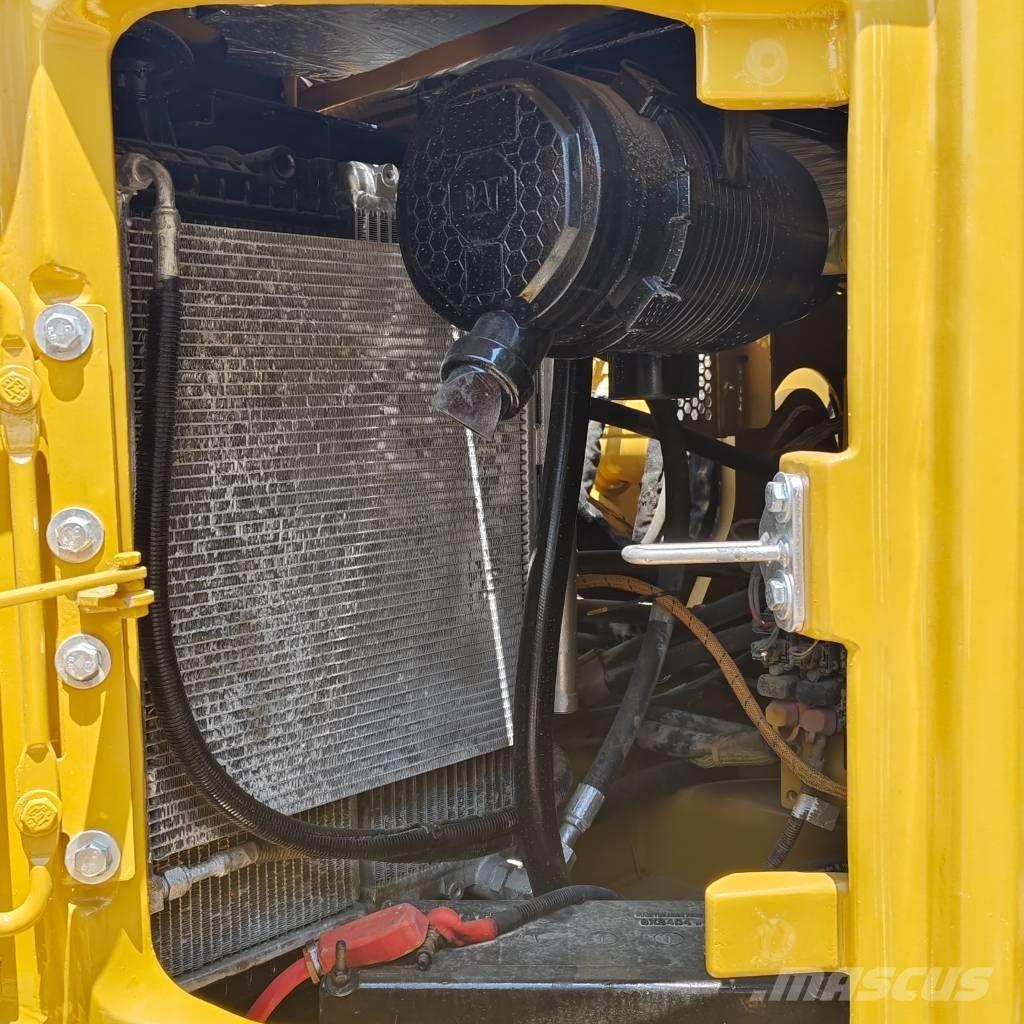 CAT 310 Vikšriniai ekskavatoriai