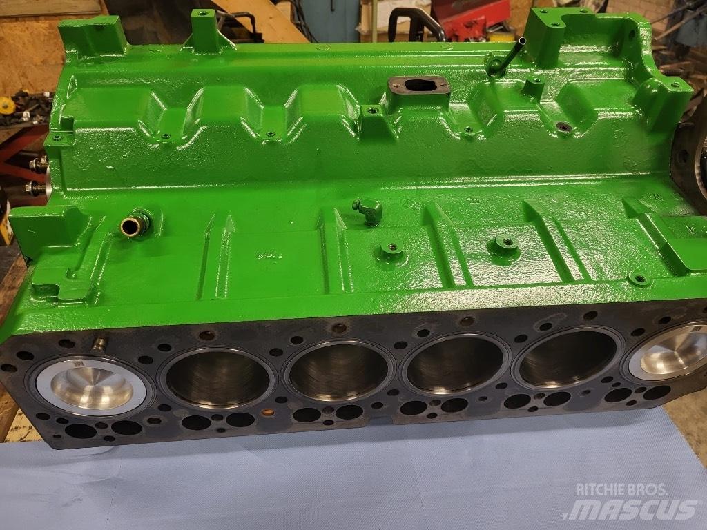 John Deere 6068 Traktoriai