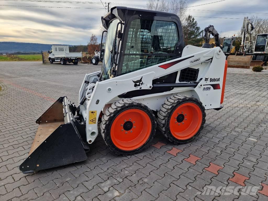Bobcat S 450 Krautuvai su šoniniu pasukimu