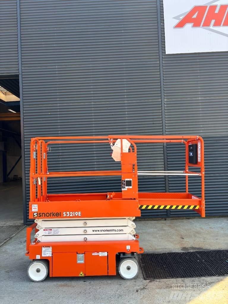 Snorkel S 3219 E Žirkliniai keltuvai