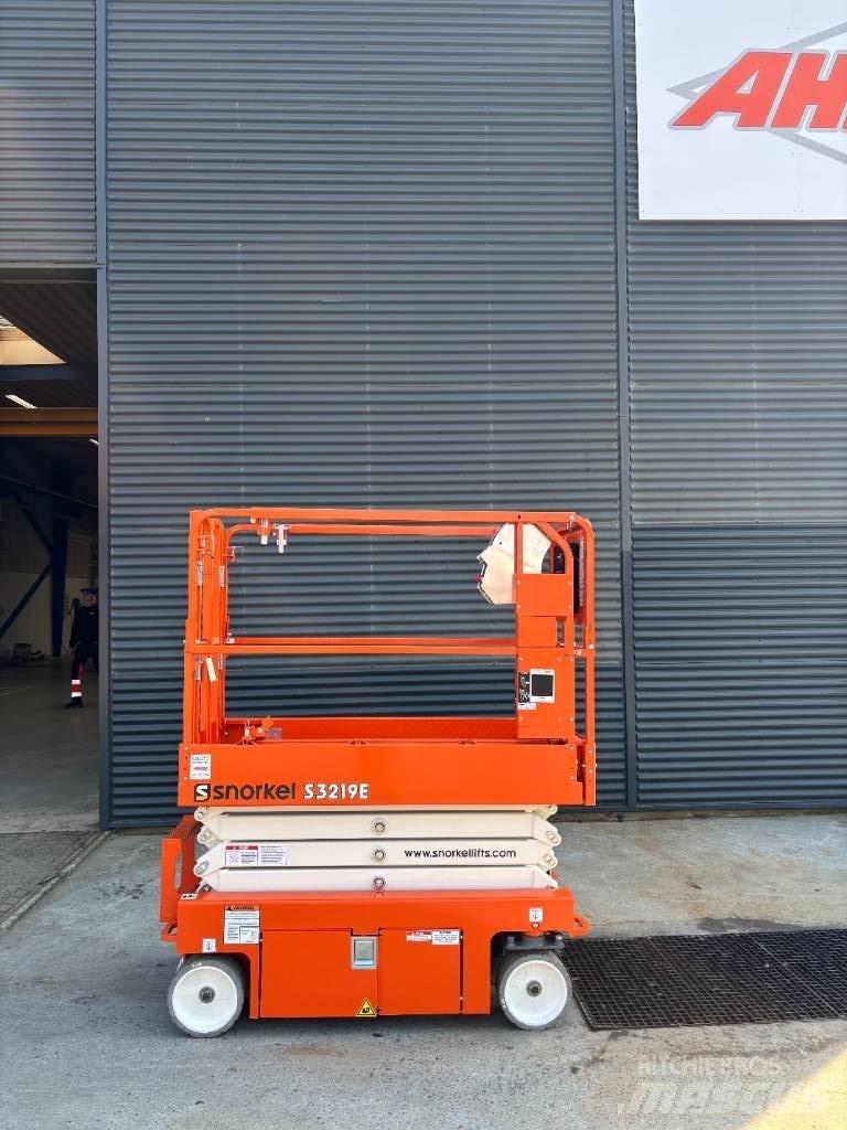 Snorkel S 3219 E Žirkliniai keltuvai
