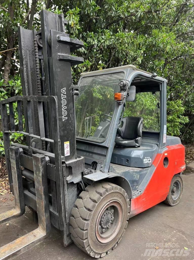 Toyota 8FD50N Elektriniai šakiniai krautuvai