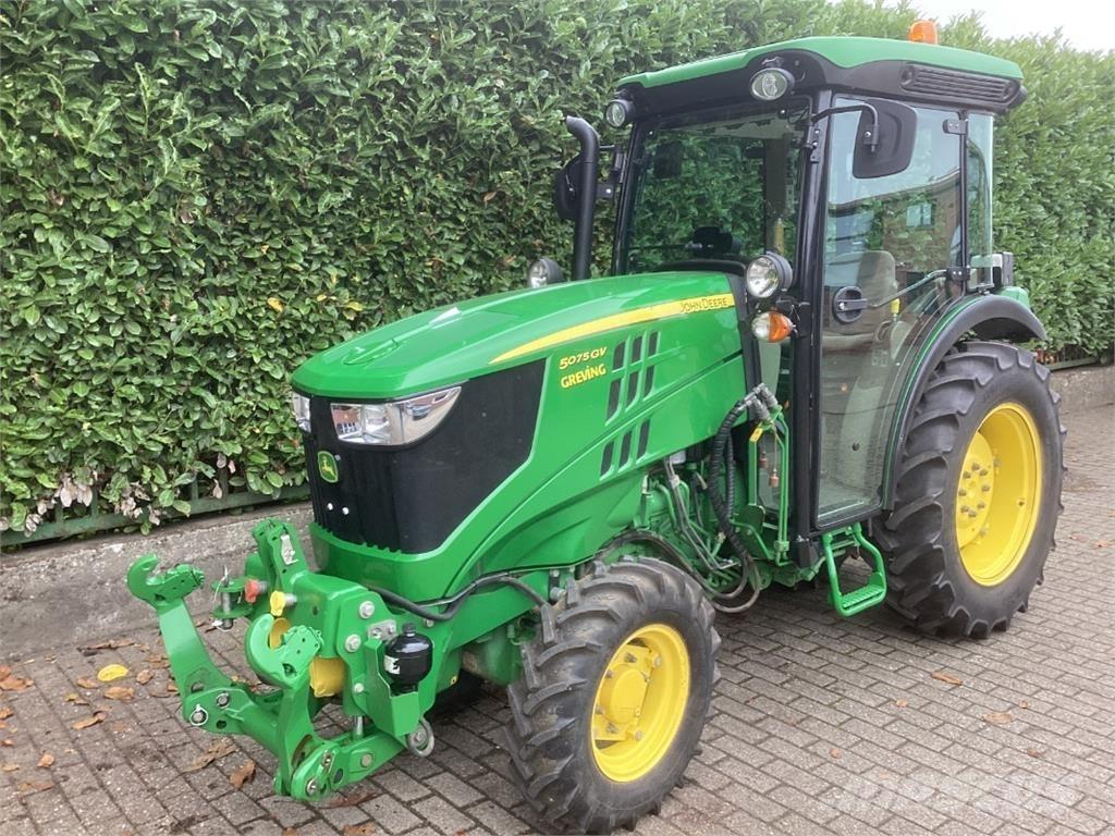 John Deere 5075GV Traktoriai