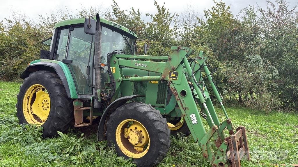 John Deere 6100 Traktoriai