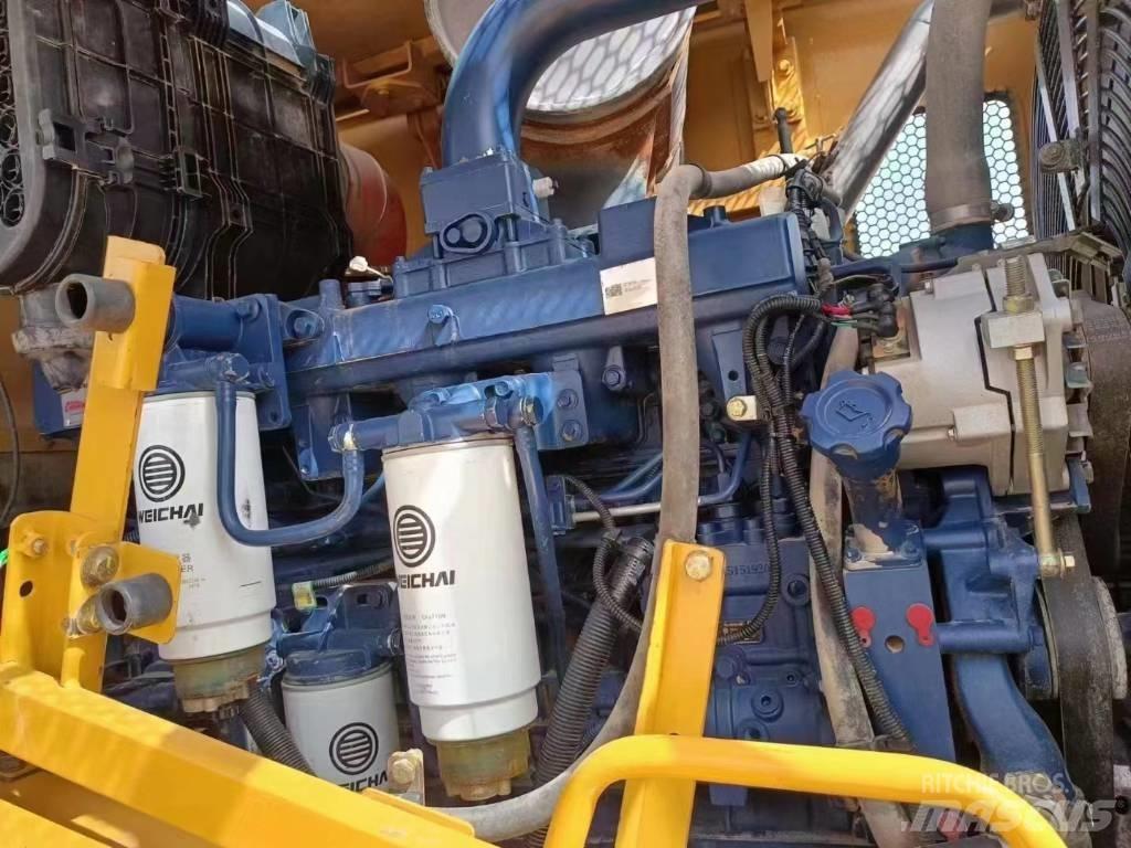 SEM 660D Naudoti ratiniai krautuvai
