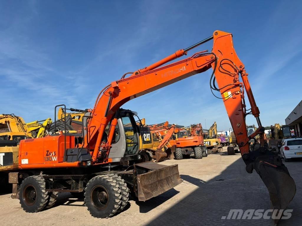 Hitachi ZX 130 W Ratiniai ekskavatoriai