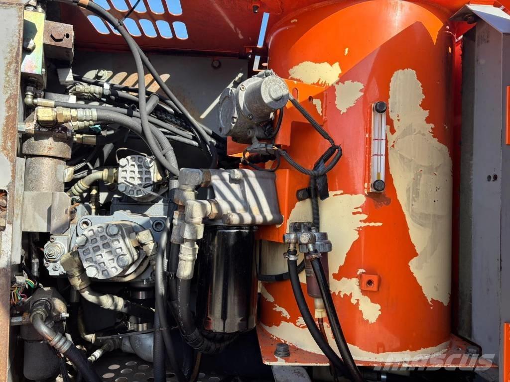 Hitachi ZX 130 W Ratiniai ekskavatoriai