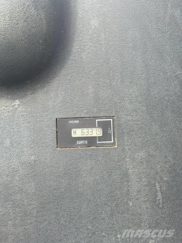 Hyundai HX 330 Vikšriniai ekskavatoriai