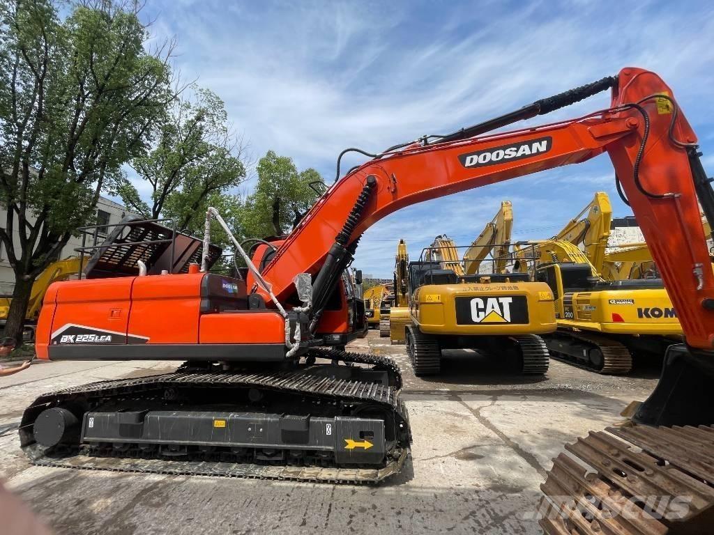 Doosan DX 225 Vidutinės galios ekskavatoriai 7-12 t