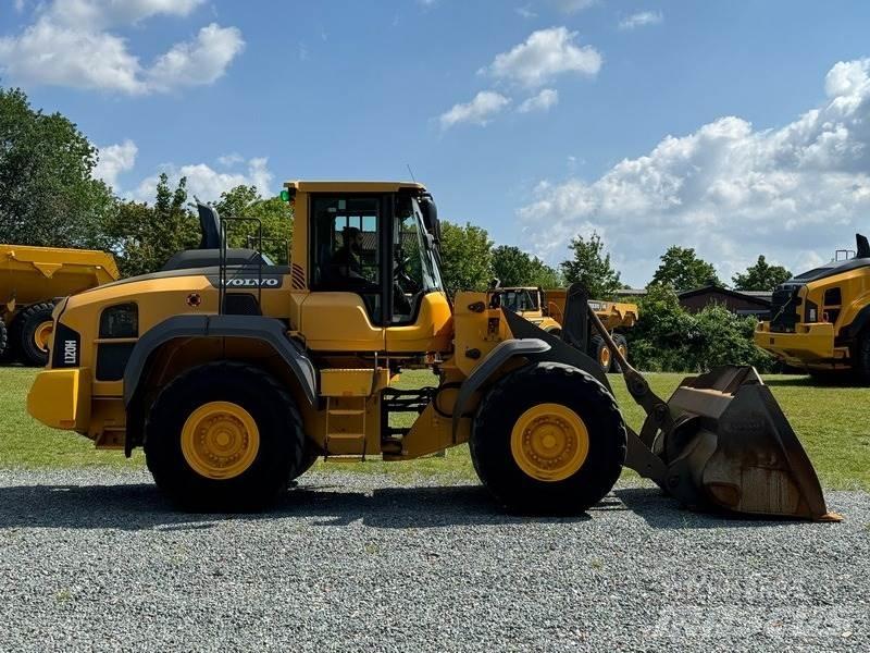 Volvo L 120 H Naudoti ratiniai krautuvai