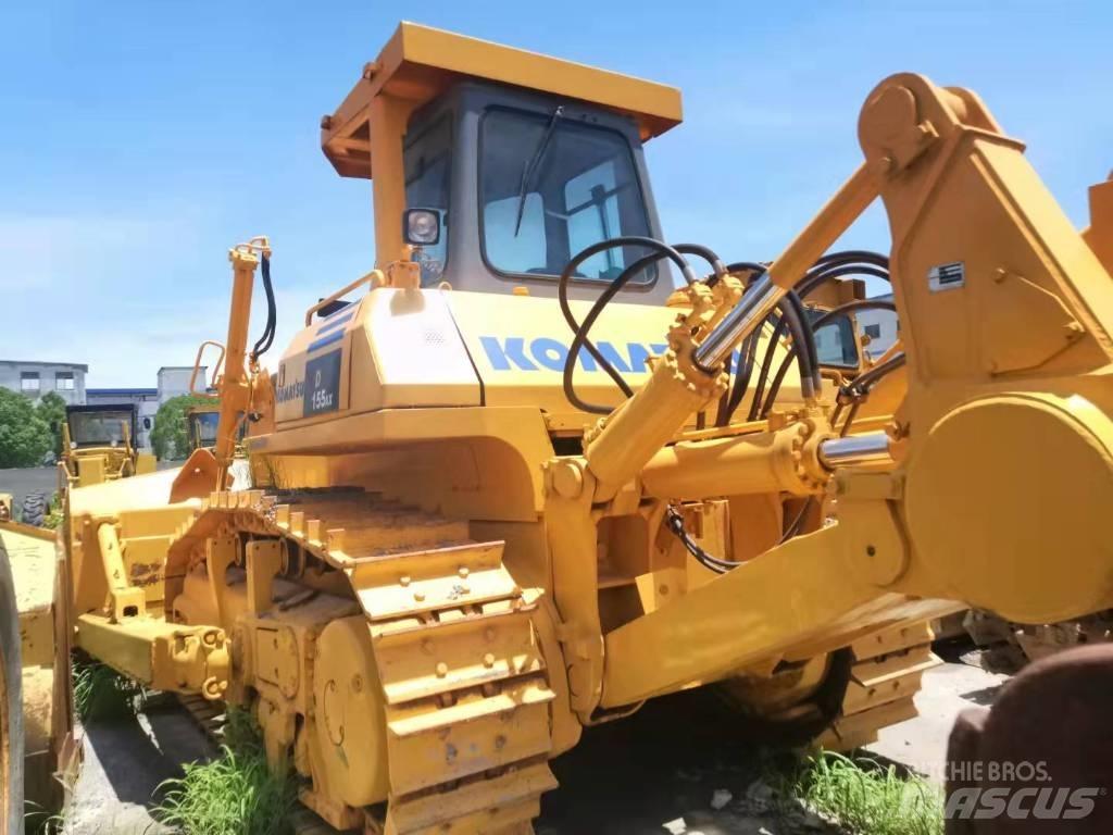 Komatsu D 155 Vikšriniai buldozeriai