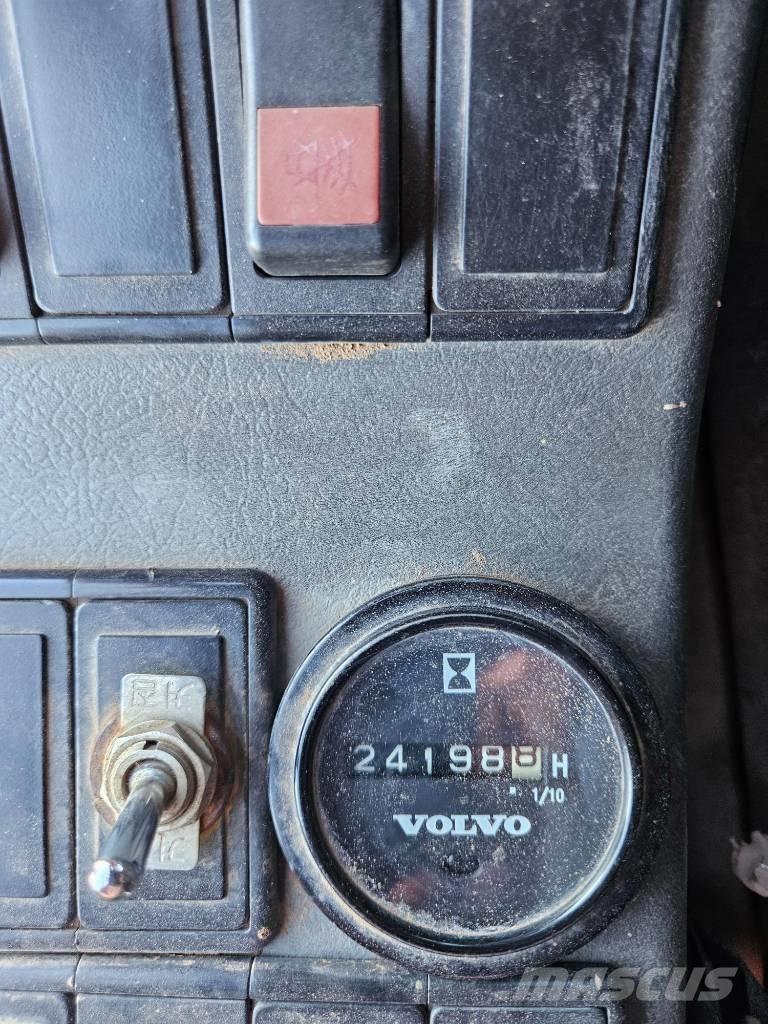 Volvo EC 210 B LC Vikšriniai ekskavatoriai
