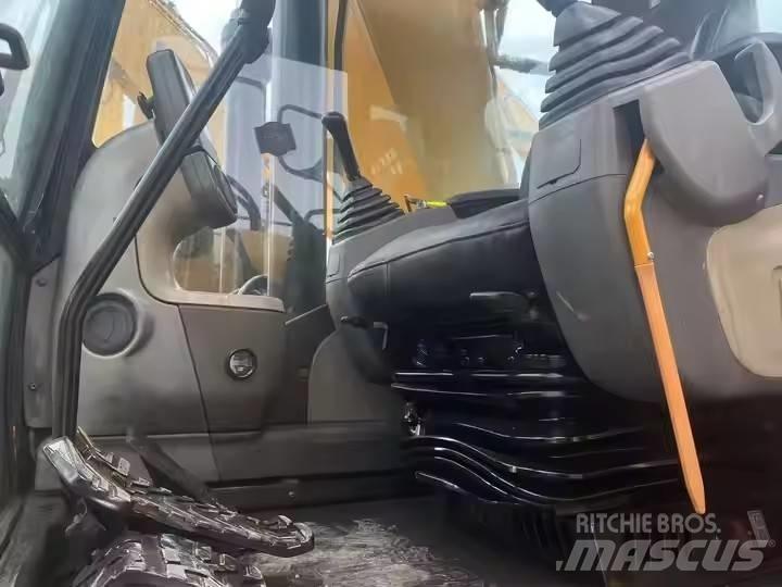 CAT 325 D Vikšriniai ekskavatoriai