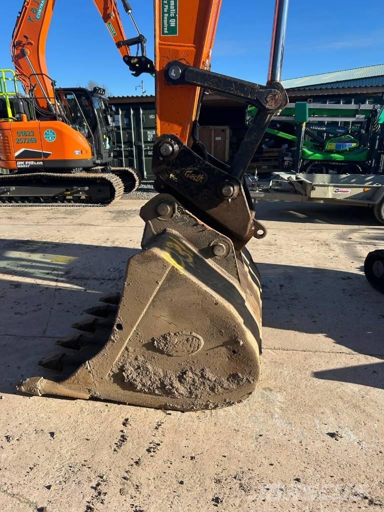 Develon DX 255 LC-7 Vikšriniai ekskavatoriai