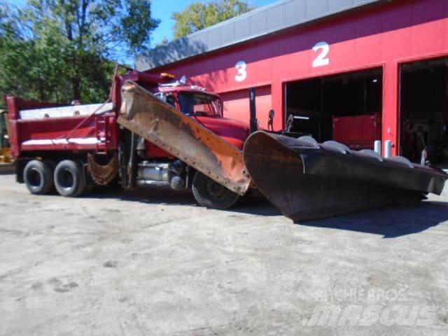 Mack CV 713 Sniego peiliai ir valytuvai
