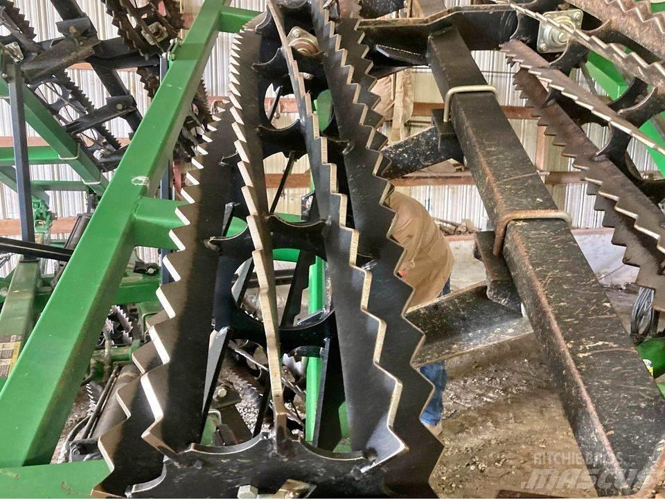 J&M TF 215 Akėčios