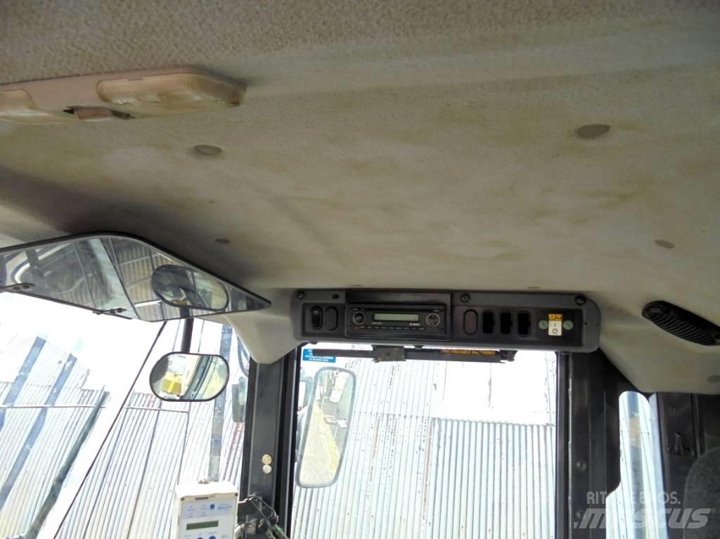 Komatsu WA 270-7 Naudoti ratiniai krautuvai
