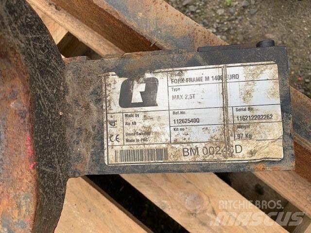 Ålö PALLET TINES Kiti krovimo ir kasimo mechanizmai ir jų priedai