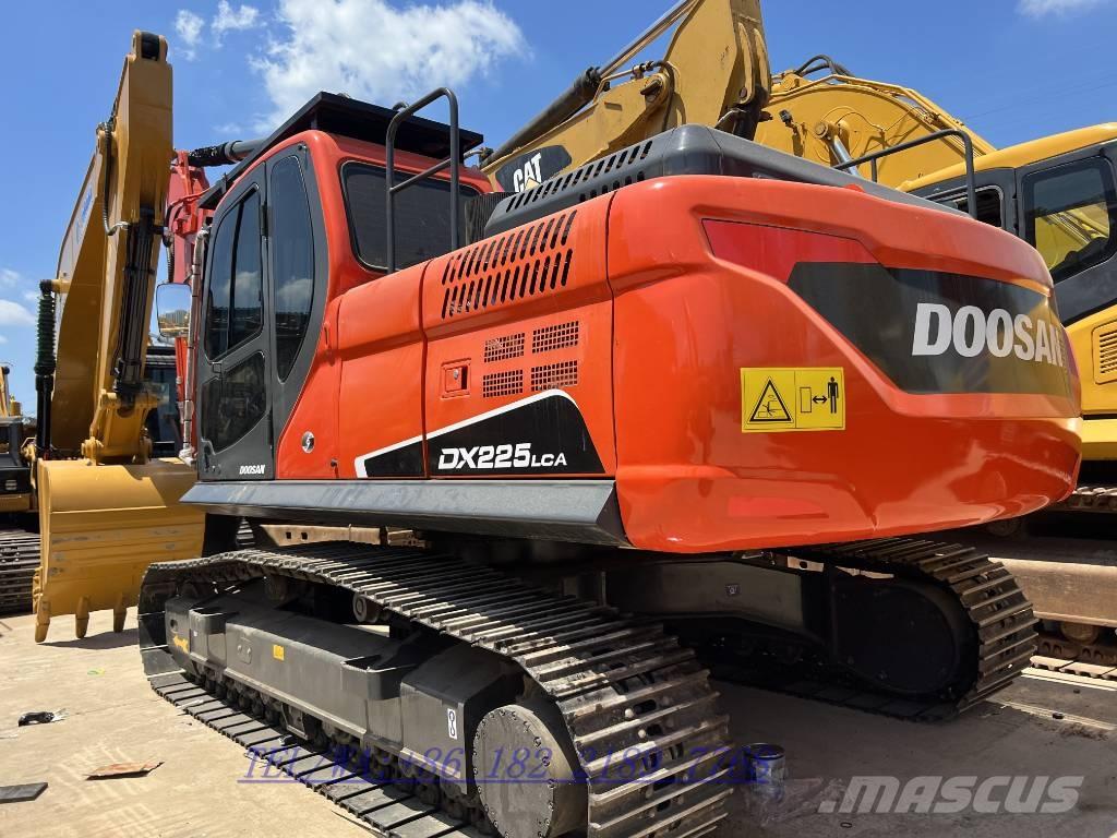 Doosan DX225 Vikšriniai ekskavatoriai