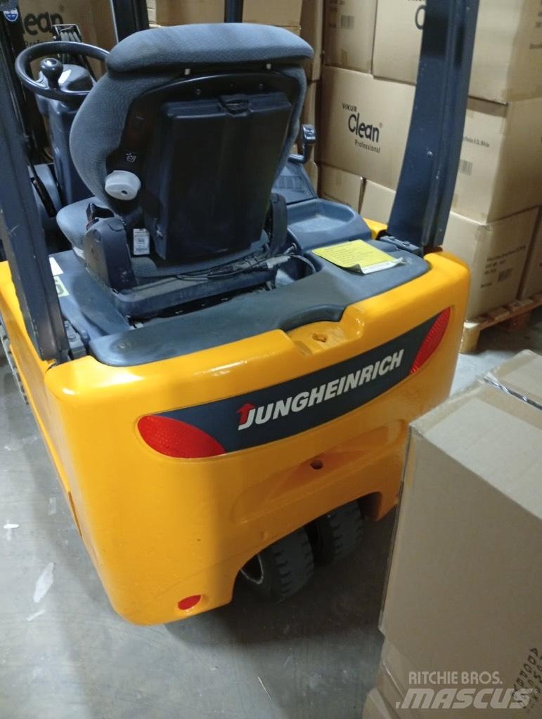 Jungheinrich EFG213 Elektriniai šakiniai krautuvai