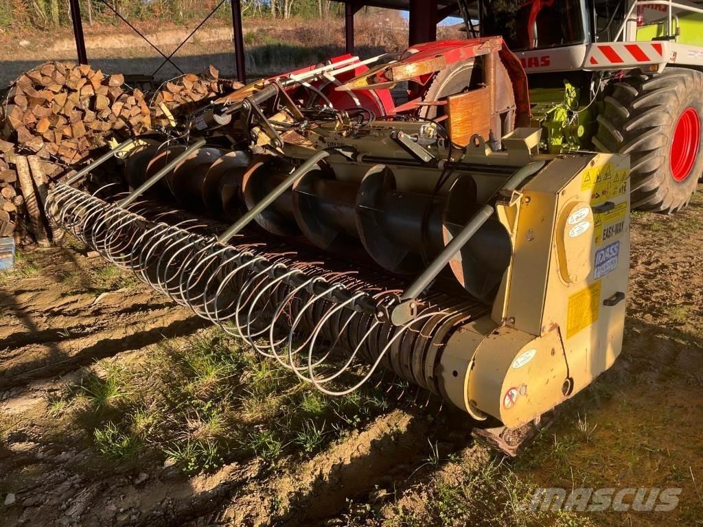 CLAAS JAGUAR 830 Pašarų kombainai