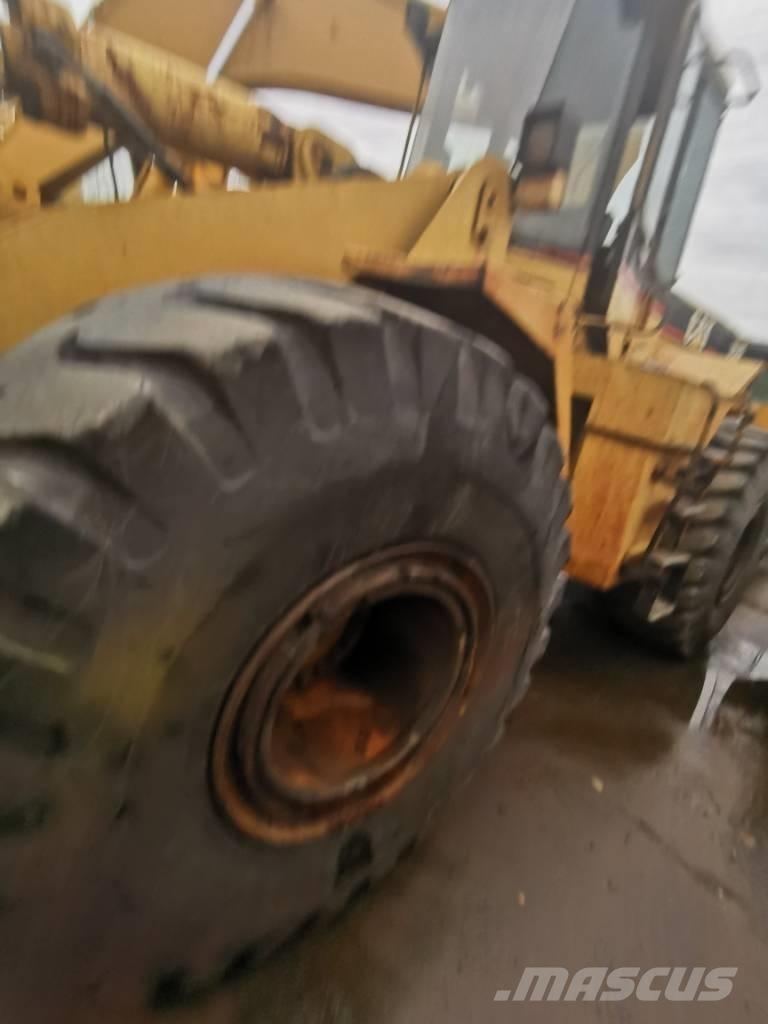 CAT 966F Naudoti ratiniai krautuvai