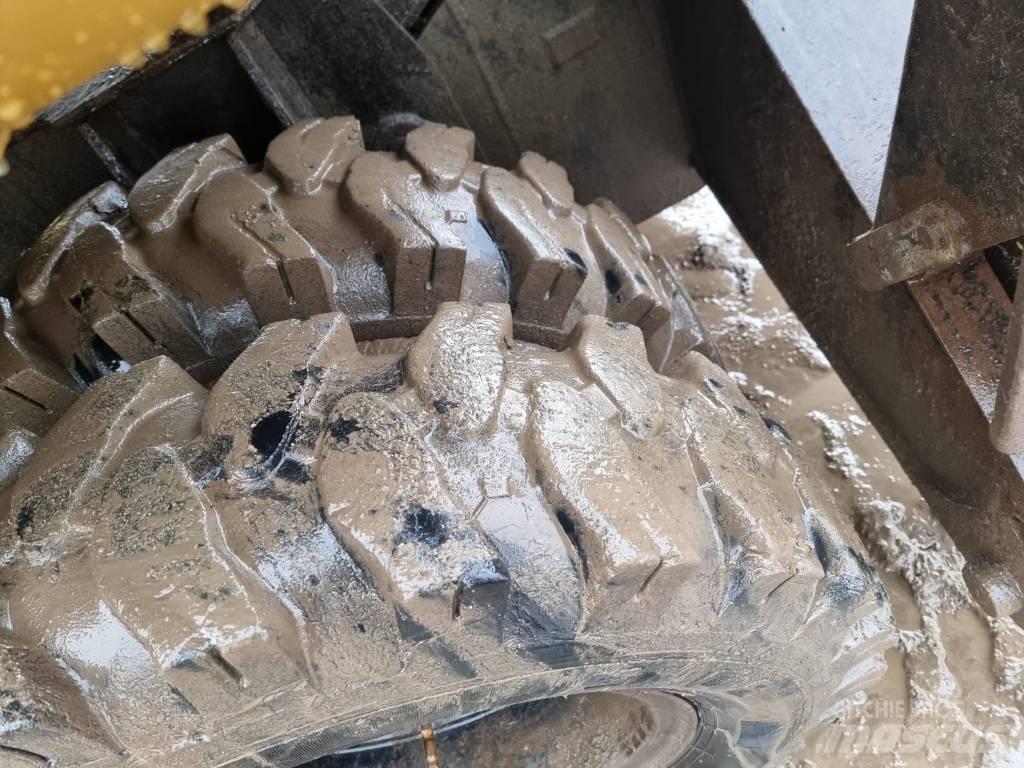 CAT M 313 C Ratiniai ekskavatoriai