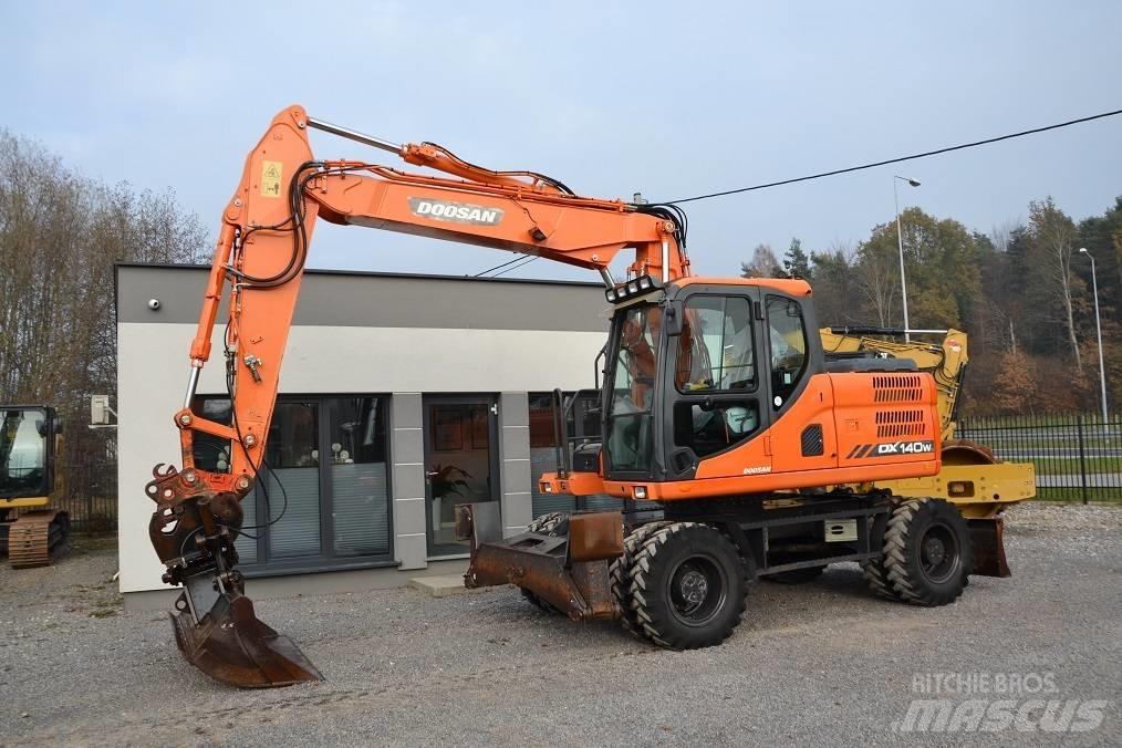 Doosan DX 140 W Ratiniai ekskavatoriai