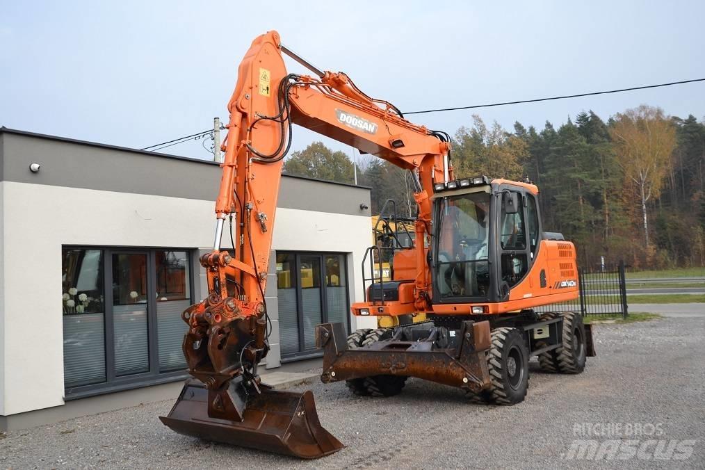 Doosan DX 140 W Ratiniai ekskavatoriai