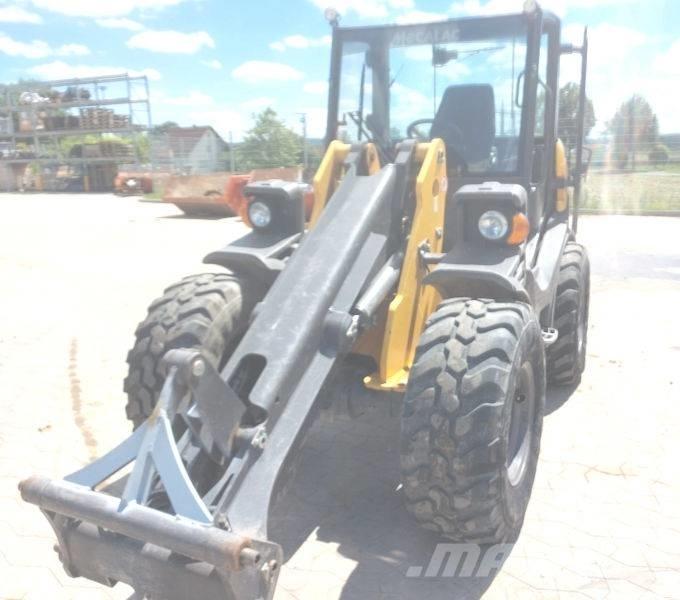 Mecalac AX 1000 Krautuvai su šoniniu pasukimu