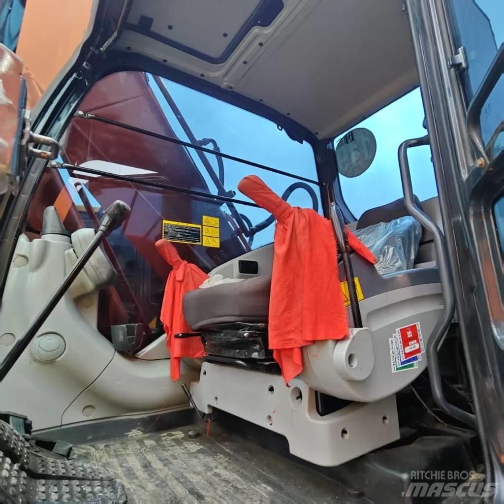 Hitachi ZX 210 Vikšriniai ekskavatoriai