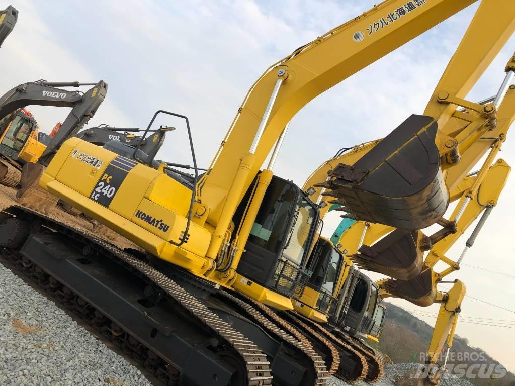 Komatsu 240-8 Vikšriniai ekskavatoriai
