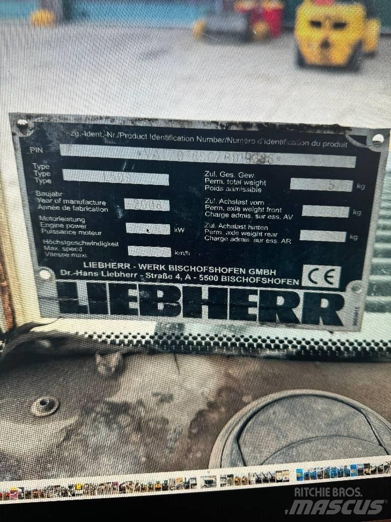 Liebherr L 509 Naudoti ratiniai krautuvai