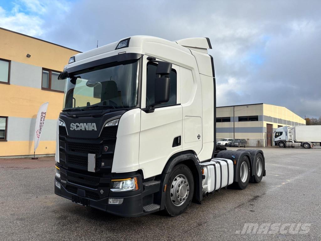 Scania R520 6X4 V8 Naudoti vilkikai