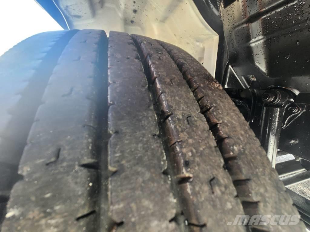 Hino 268 A Sunkvežimiai su dengtu kėbulu