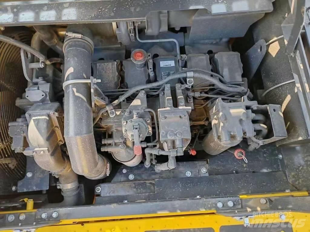 Komatsu 450-8 Vikšriniai ekskavatoriai