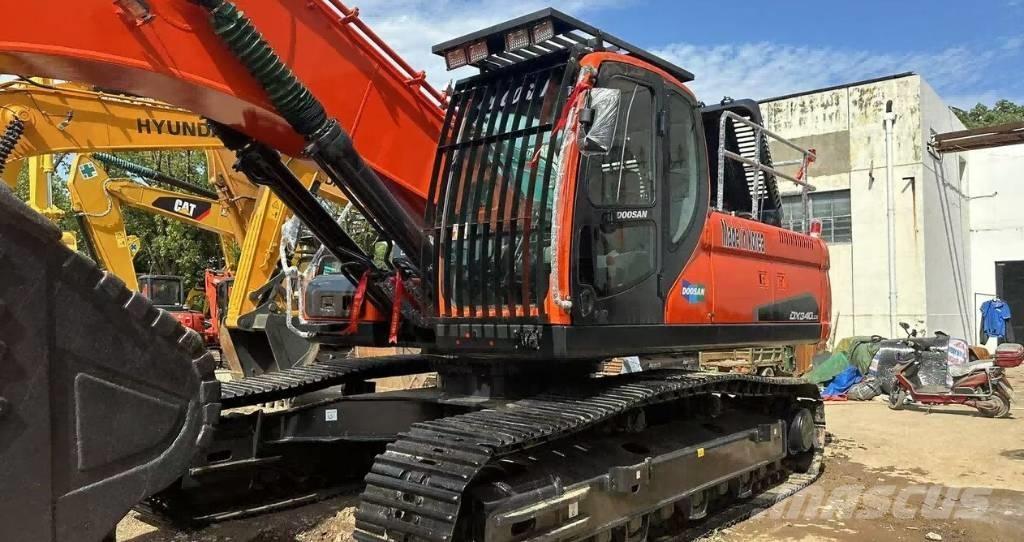 Doosan DX340 Vikšriniai ekskavatoriai