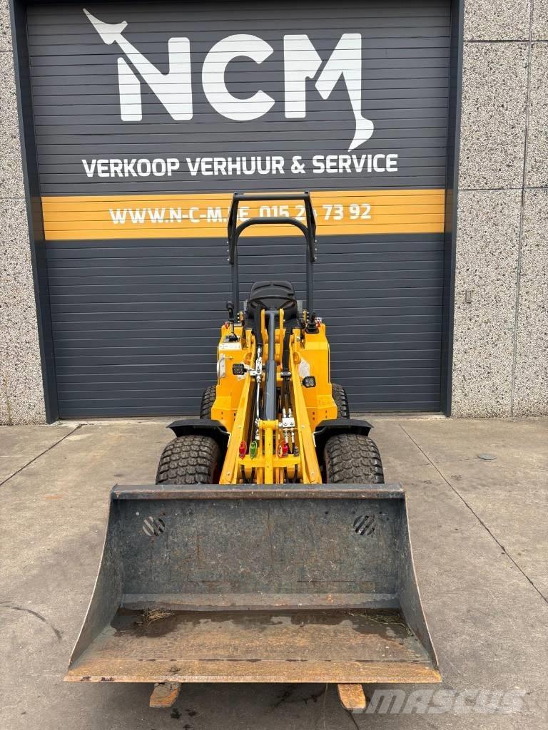 Knikmops KM 130 Naudoti ratiniai krautuvai