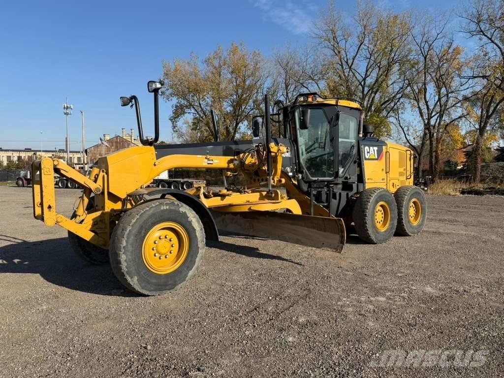 CAT 140 M 2 Greideriai